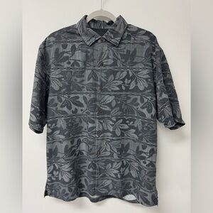 Tommy‎ Bahama Hawaiian 100% Silk Shirt in Gray Floral Pattern, Size L